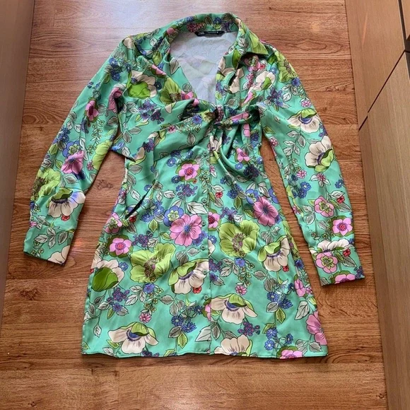 Zara Floral Mini Dress - Picture 9 of 9